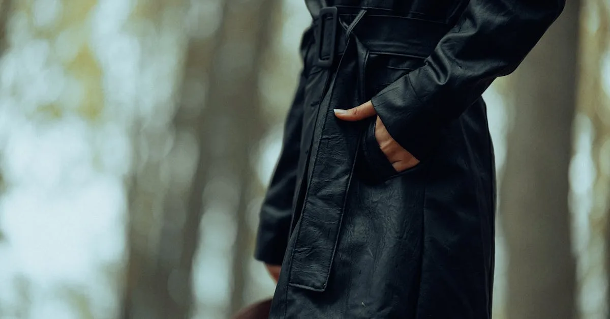 découvrez notre manteau ceinturé alliant élégance et confort, parfait pour affronter l'hiver avec style.