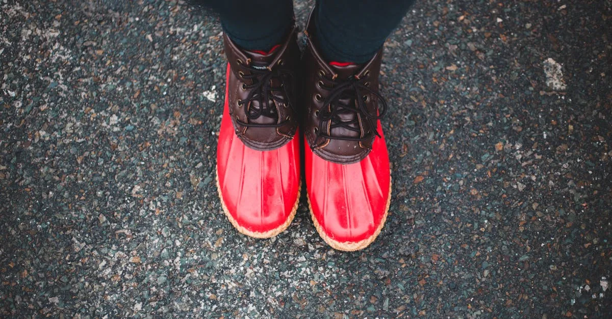 découvrez notre collection de bottes colorées alliant style et confort. trouvez la paire parfaite pour illuminer votre tenue avec des couleurs tendances et éclatantes.