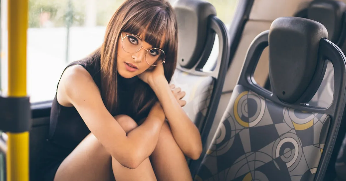 découvrez la coiffure tendance des curtain bangs : une frange délicate et légère qui encadre le visage avec élégance pour un style naturel et moderne.