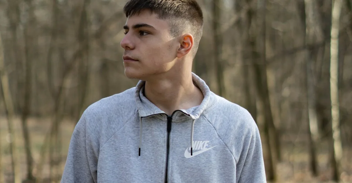 découvrez le style french crop, une coupe de cheveux tendance et facile à porter, parfaite pour un look moderne et soigné.