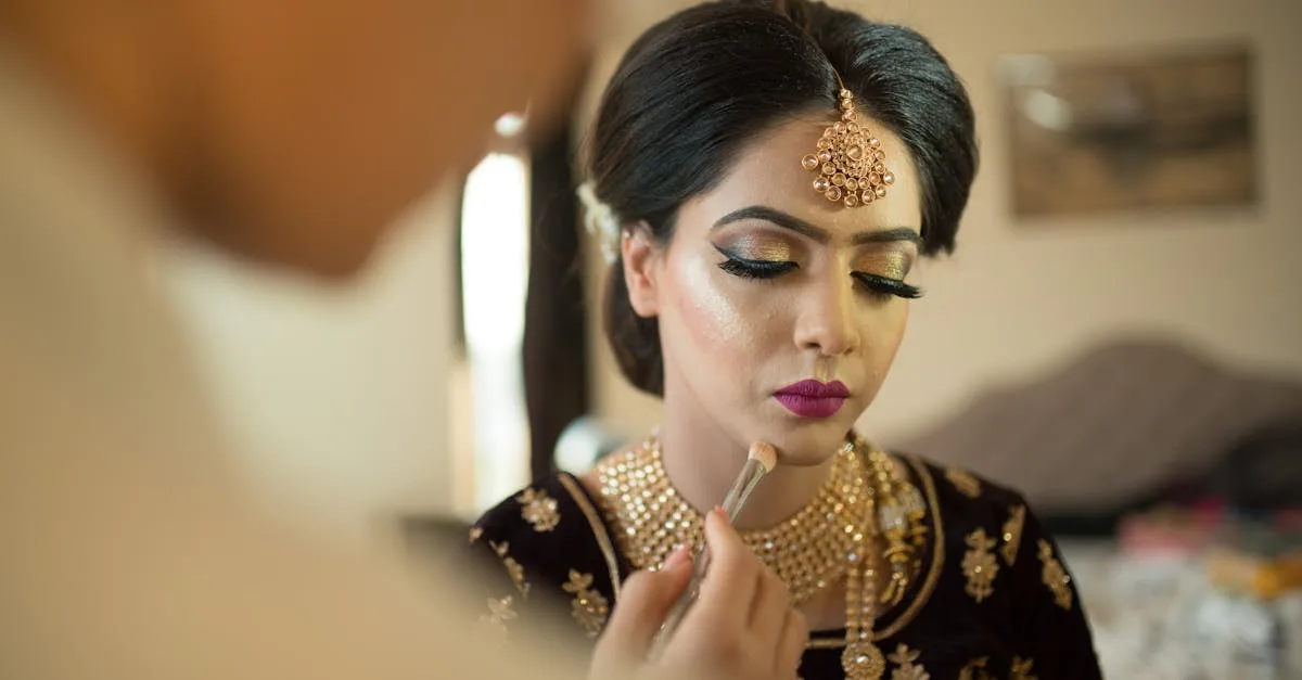 découvrez des conseils et astuces de maquillage de mariage spécialement conçus pour sublimer les yeux bleus, afin d'illuminer votre regard le jour j.