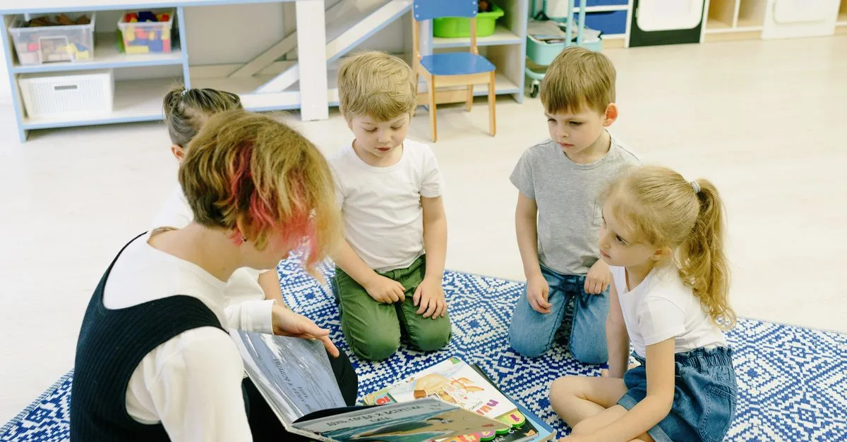 découvrez l'importance de l'éveil à la lecture et comment favoriser le développement des compétences précoces en littératie chez les jeunes enfants.