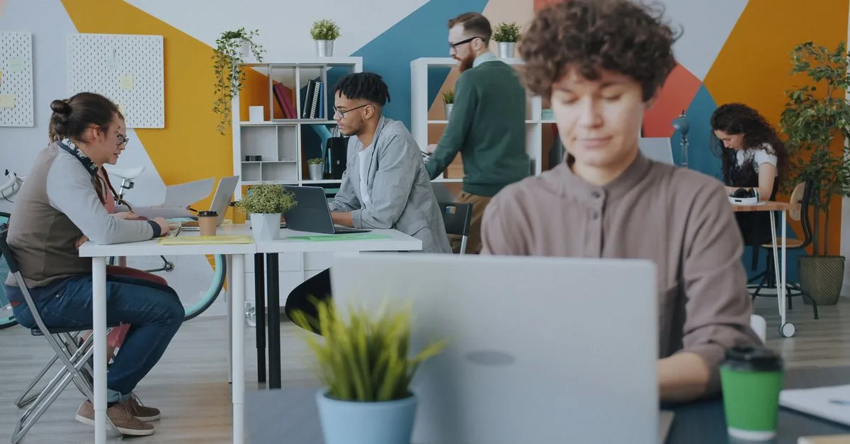 découvrez des méthodes efficaces et des conseils pratiques pour améliorer l'organisation personnelle et professionnelle, optimiser votre gestion du temps et booster votre productivité.